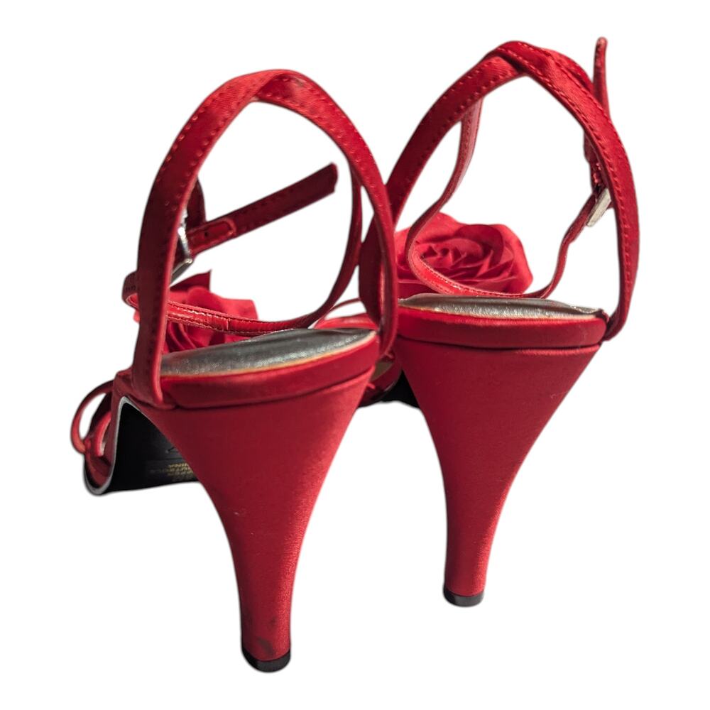 Vtg Y2K Ellemenno Red Satin Rose Floral Accent High Heel Strappy Sandals Sz 8 - Picture 3 of 5
